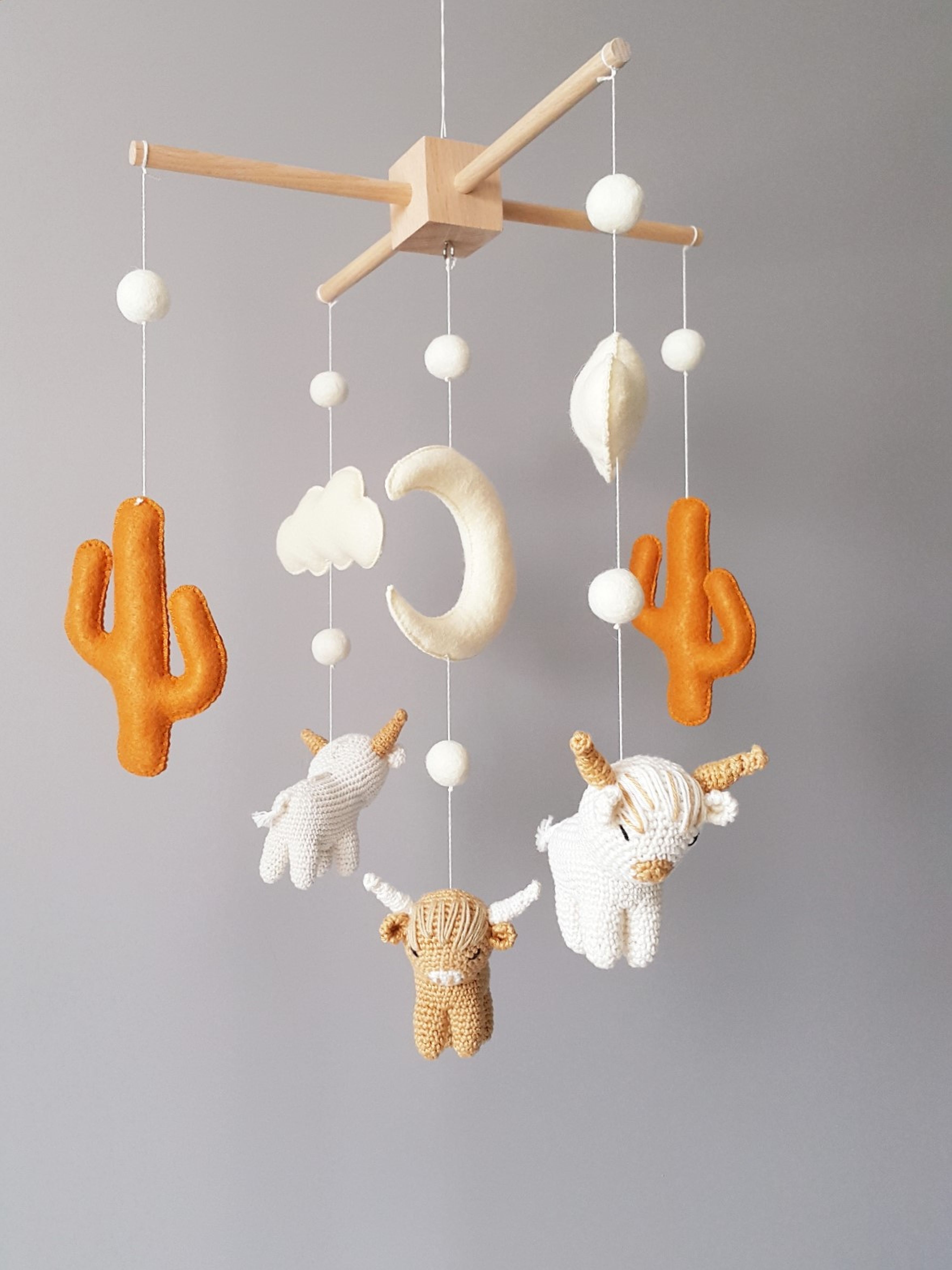 Highland Cow Crib Mobile
